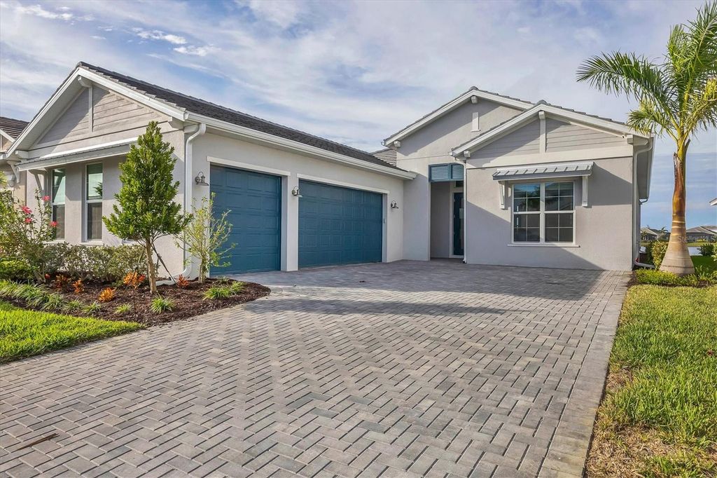 Image 3 of property listing at 17920 PALMISTE DRIVE, Bradenton, FL 34202
