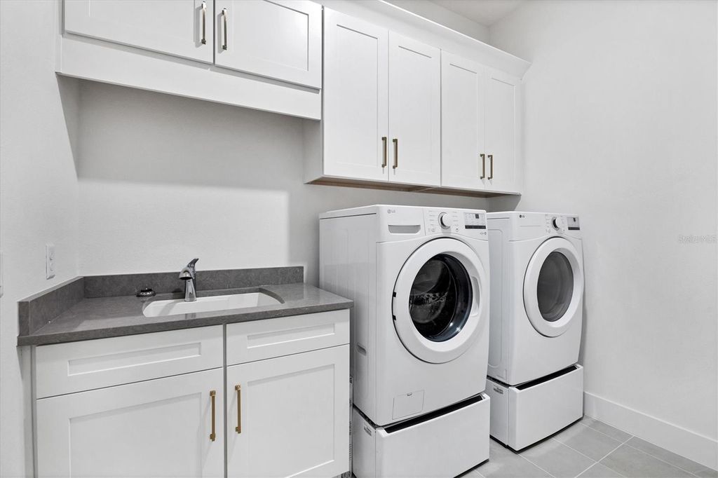 Image 33 of property listing at 17920 PALMISTE DRIVE, Bradenton, FL 34202