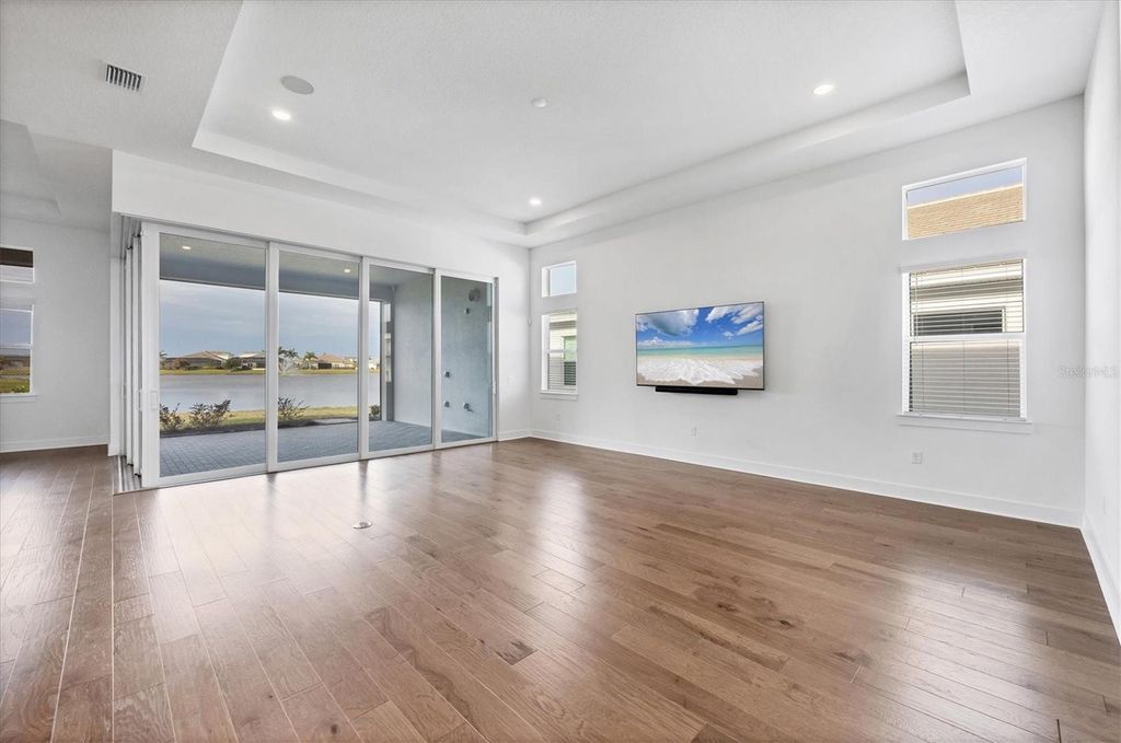 Image 7 of property listing at 17920 PALMISTE DRIVE, Bradenton, FL 34202