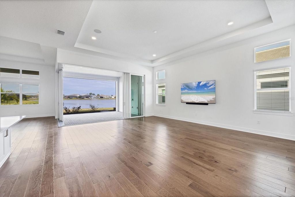 Image 8 of property listing at 17920 PALMISTE DRIVE, Bradenton, FL 34202