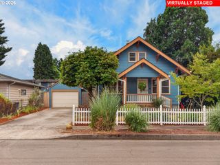 245 W BERKELEY St, Gladstone, OR 97027