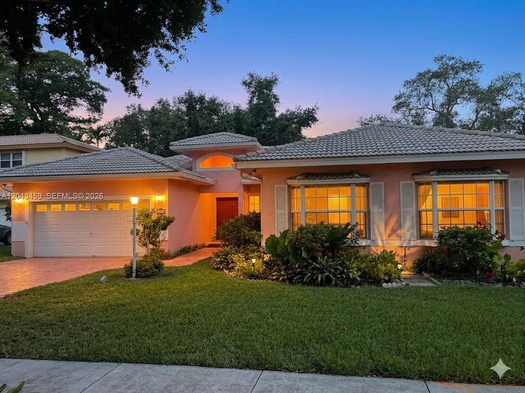 9812 SW 77th Pl, Miami, FL 33156