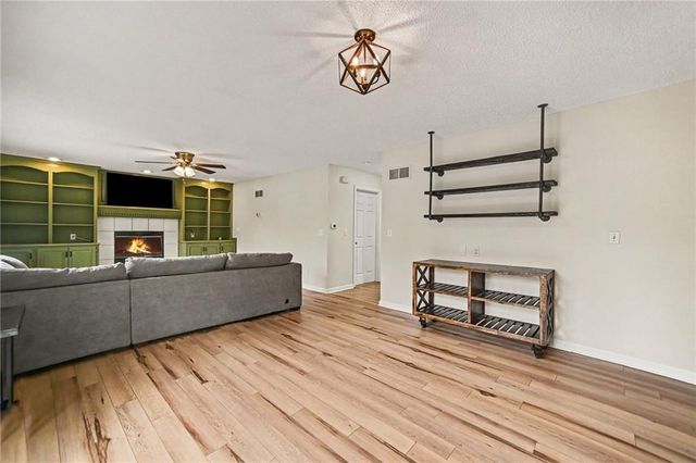 1549 Chauncey Avenue, Liberty, MO 64068