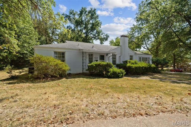 8312 Old Bonhomme Road, University City, MO 63132