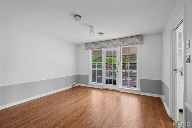 8312 Old Bonhomme Road, University City, MO 63132