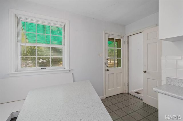 8312 Old Bonhomme Road, University City, MO 63132