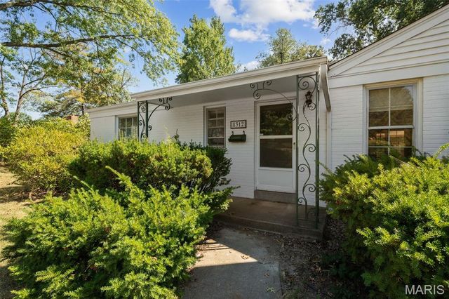 8312 Old Bonhomme Road, University City, MO 63132