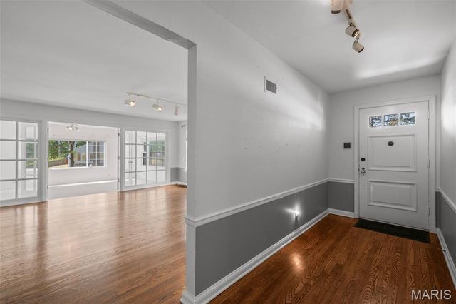 8312 Old Bonhomme Road, University City, MO 63132