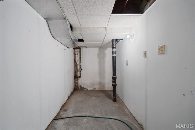 8312 Old Bonhomme Road, University City, MO 63132