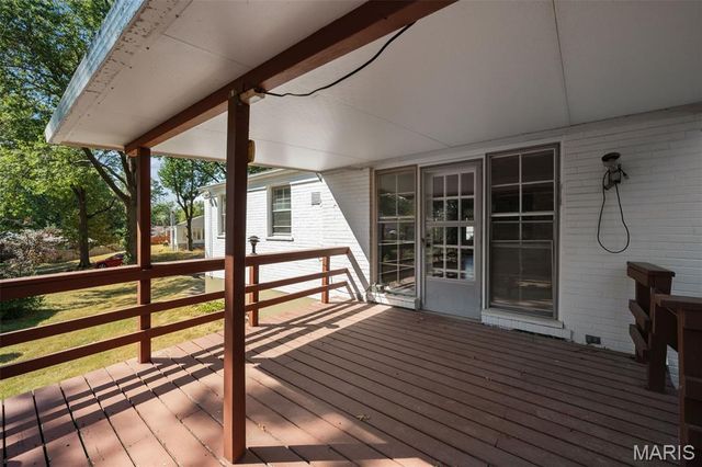 8312 Old Bonhomme Road, University City, MO 63132