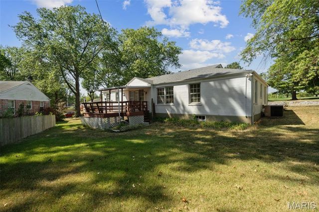 8312 Old Bonhomme Road, University City, MO 63132