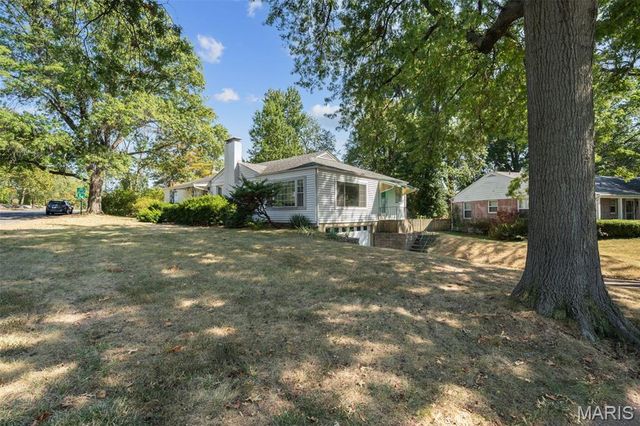 8312 Old Bonhomme Road, University City, MO 63132