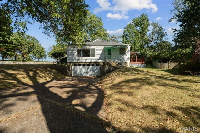 8312 Old Bonhomme Road, University City, MO 63132