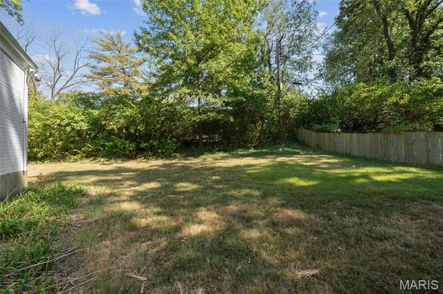 8312 Old Bonhomme Road, University City, MO 63132