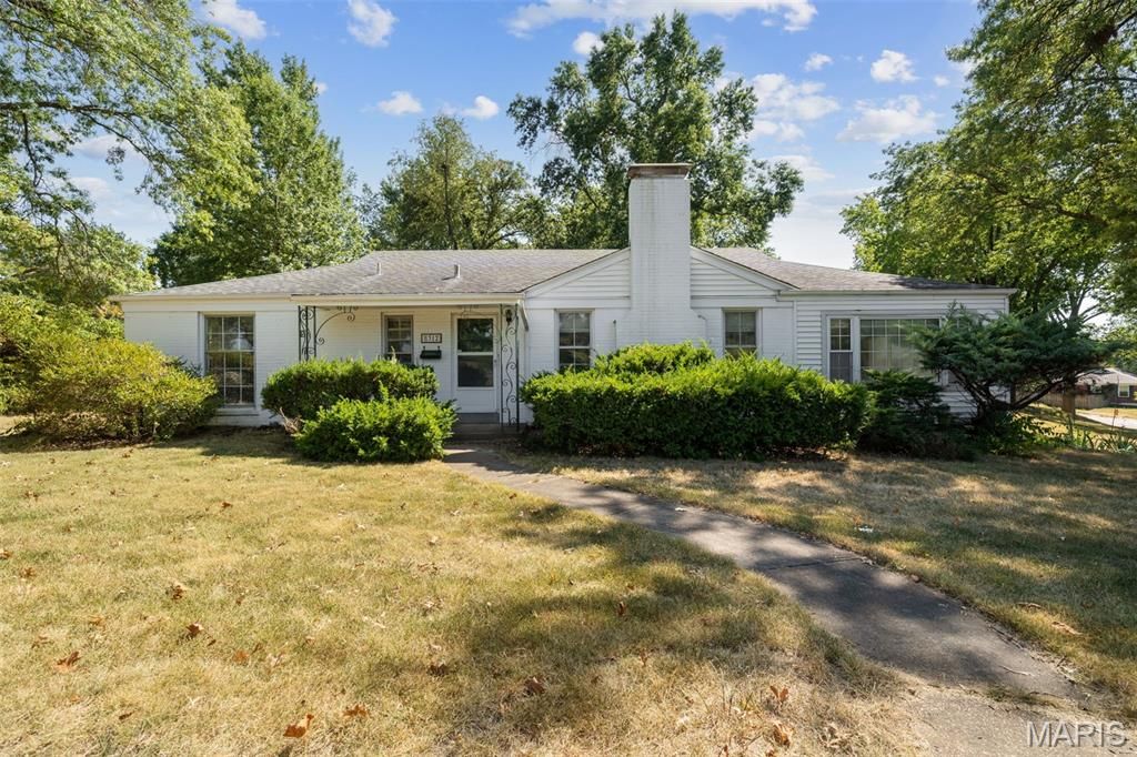 8312 Old Bonhomme Road, University City, MO 63132