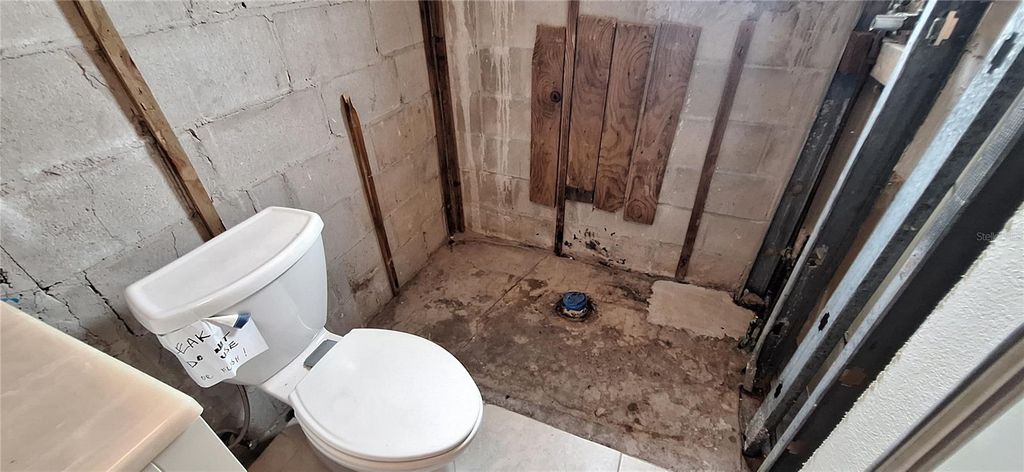 Image 23 of property listing at 10035 63RD AVENUE N 3, St Petersburg, FL 33708