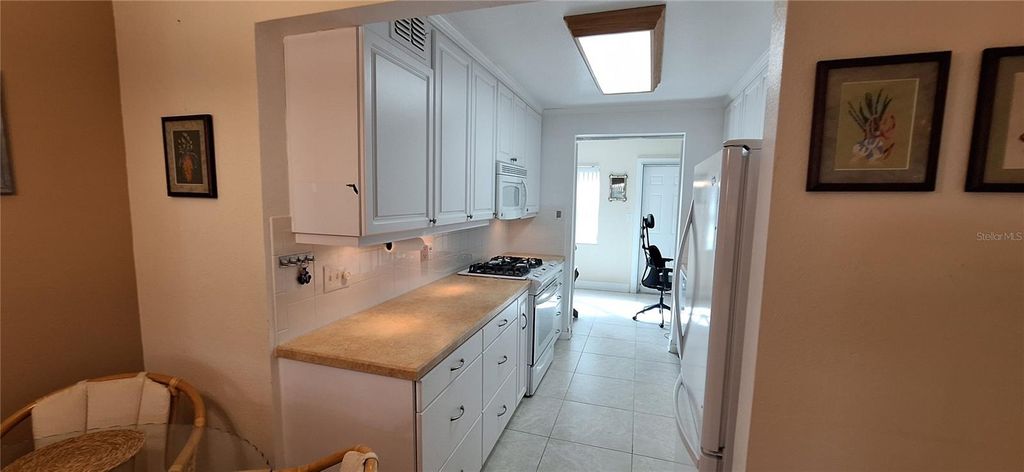 Image 7 of property listing at 10035 63RD AVENUE N 3, St Petersburg, FL 33708