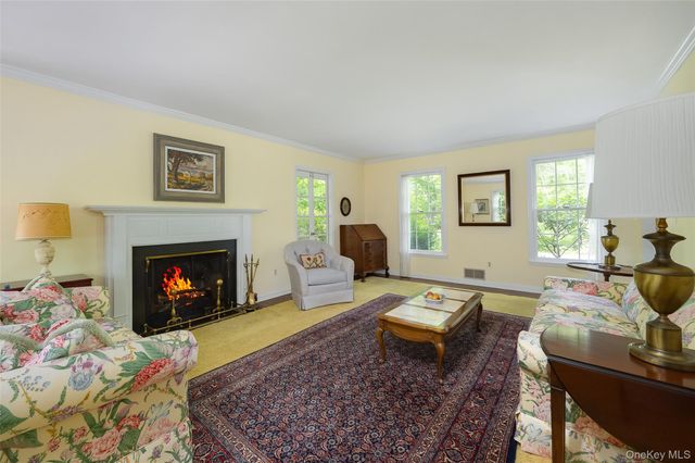 162 Shadblow Lane, Clinton Corners, NY 12514
