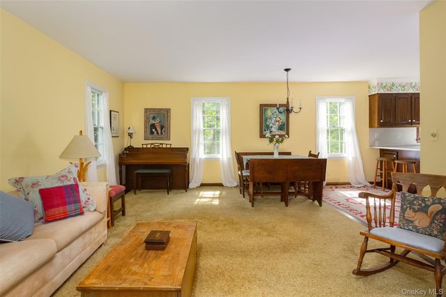 162 Shadblow Lane, Clinton Corners, NY 12514
