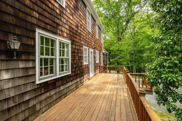 162 Shadblow Lane, Clinton Corners, NY 12514