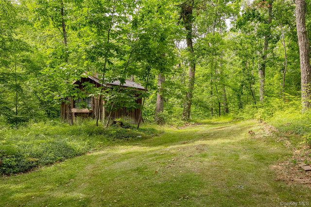162 Shadblow Lane, Clinton Corners, NY 12514