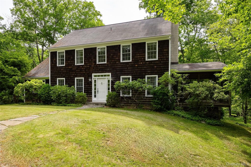 162 Shadblow Lane, Clinton Corners, NY 12514