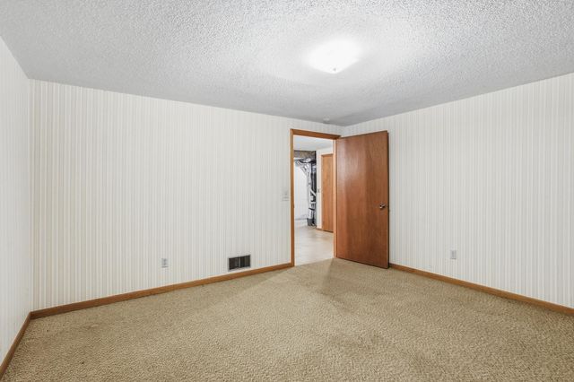 601 E 103rd Street, Bloomington, MN 55420