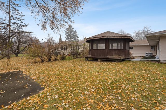 601 E 103rd Street, Bloomington, MN 55420