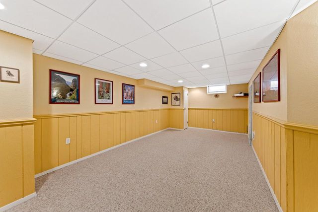 18245 Le Chateau DRIVE, Brookfield, WI 53045