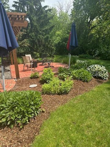 18245 Le Chateau DRIVE, Brookfield, WI 53045