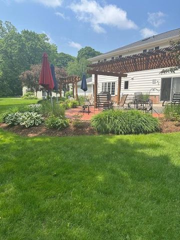 18245 Le Chateau DRIVE, Brookfield, WI 53045