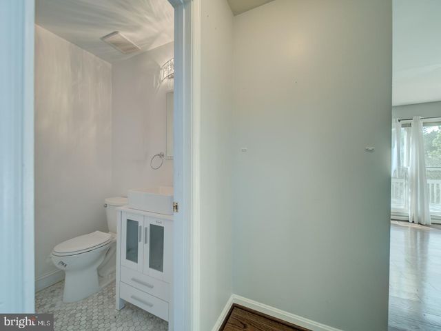 9618 CLOVER HILL RD, Manassas, VA 20110
