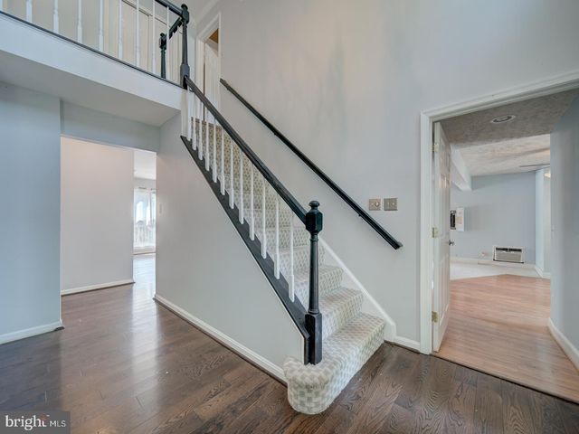 9618 CLOVER HILL RD, Manassas, VA 20110