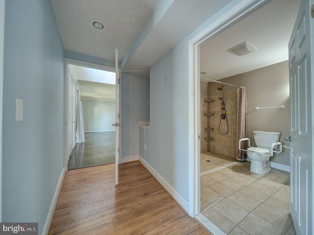 9618 CLOVER HILL RD, Manassas, VA 20110