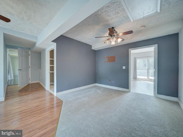 9618 CLOVER HILL RD, Manassas, VA 20110