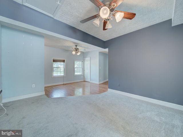 9618 CLOVER HILL RD, Manassas, VA 20110