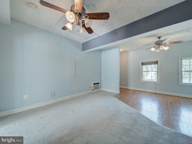 9618 CLOVER HILL RD, Manassas, VA 20110