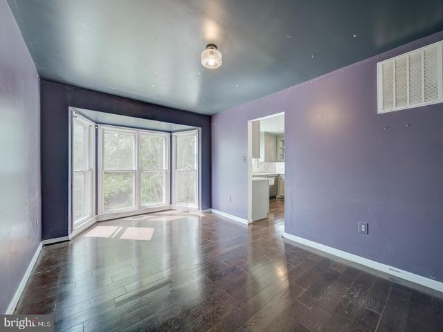 9618 CLOVER HILL RD, Manassas, VA 20110
