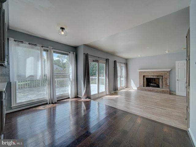 9618 CLOVER HILL RD, Manassas, VA 20110