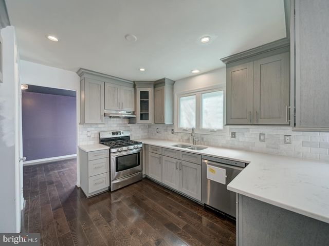 9618 CLOVER HILL RD, Manassas, VA 20110