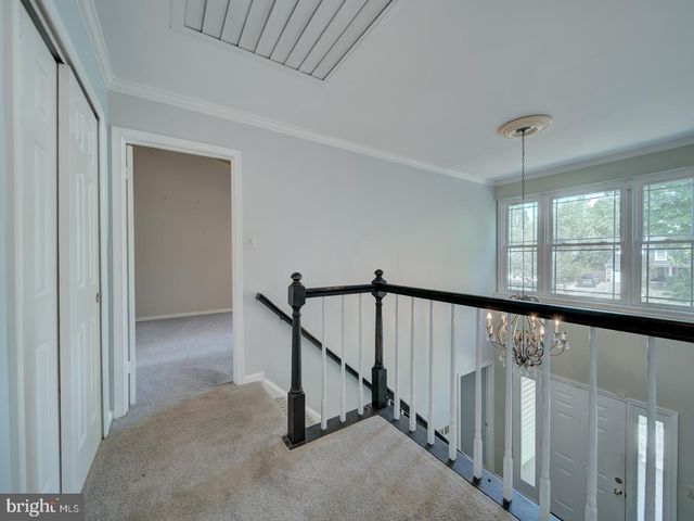 9618 CLOVER HILL RD, Manassas, VA 20110
