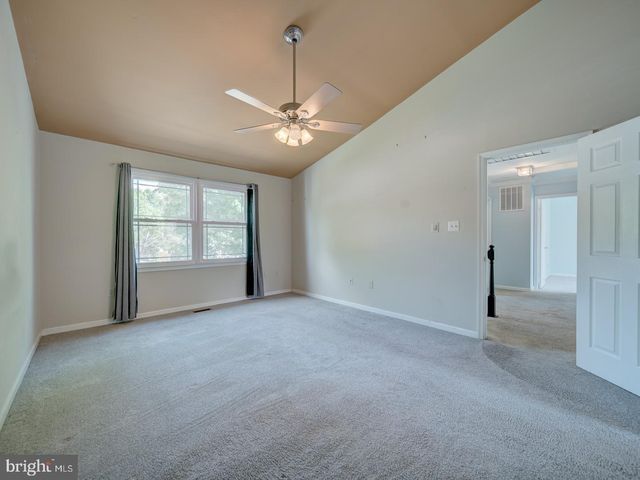 9618 CLOVER HILL RD, Manassas, VA 20110