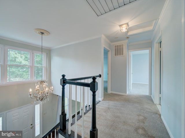 9618 CLOVER HILL RD, Manassas, VA 20110