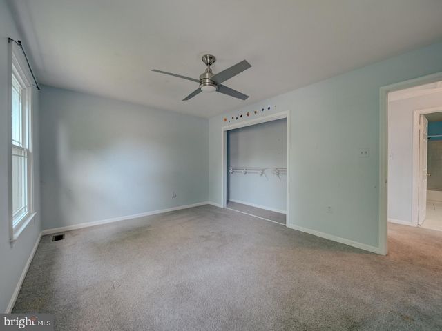 9618 CLOVER HILL RD, Manassas, VA 20110