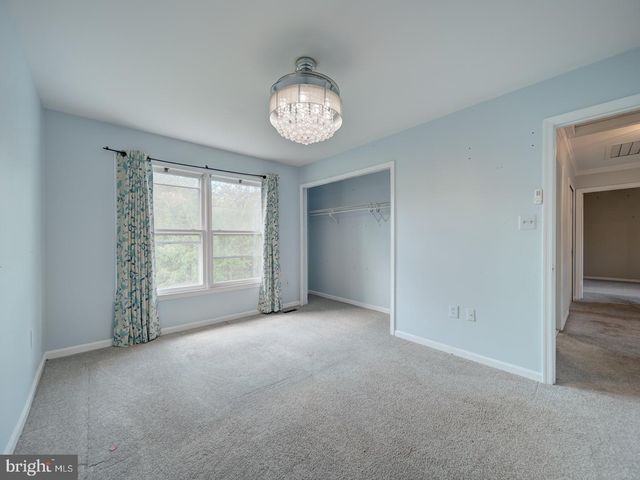 9618 CLOVER HILL RD, Manassas, VA 20110