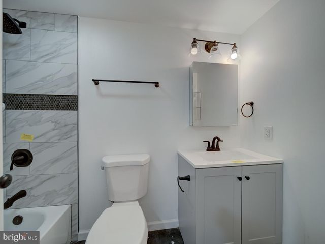 9618 CLOVER HILL RD, Manassas, VA 20110