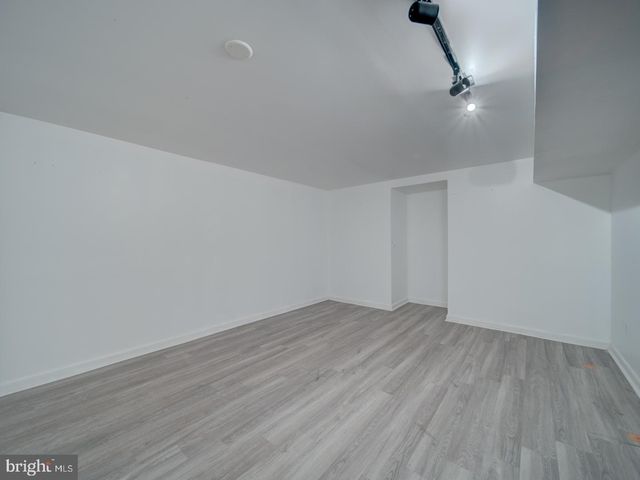 9618 CLOVER HILL RD, Manassas, VA 20110