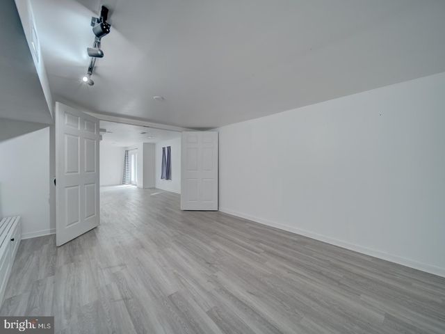 9618 CLOVER HILL RD, Manassas, VA 20110