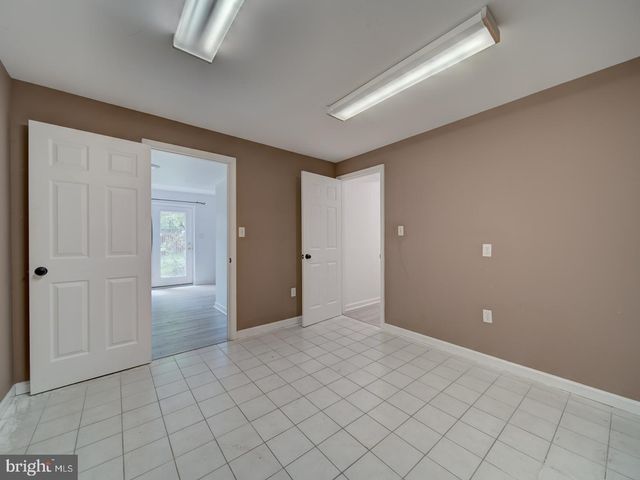 9618 CLOVER HILL RD, Manassas, VA 20110