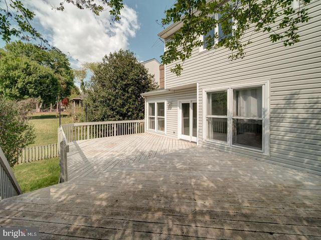 9618 CLOVER HILL RD, Manassas, VA 20110